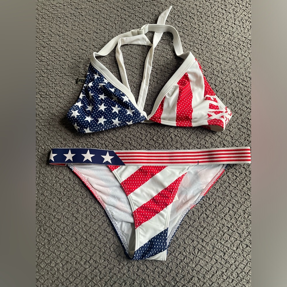 :: SOLD:: FOX RACING Bikini Top: M or Bottom: M